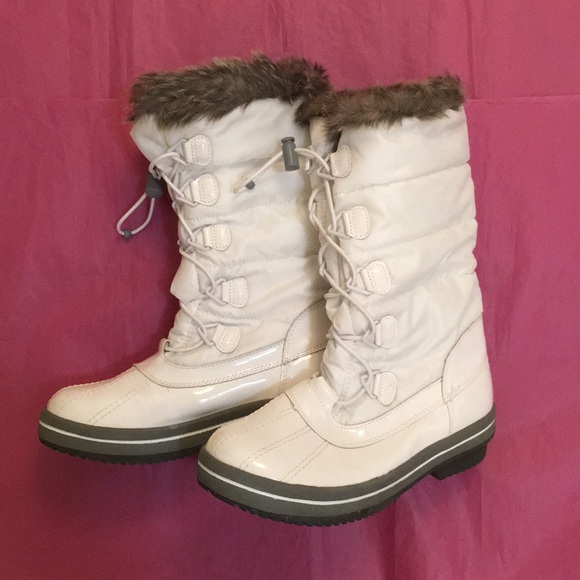 Target White Gray Faux Fur Boots Womens 